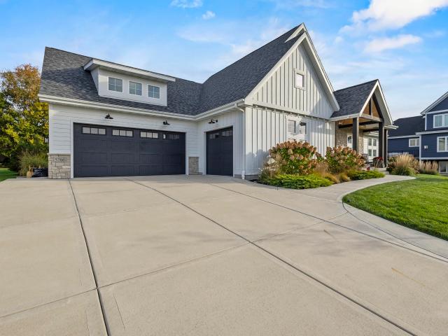 House for sale in Carriage Ridge, Waunakee
