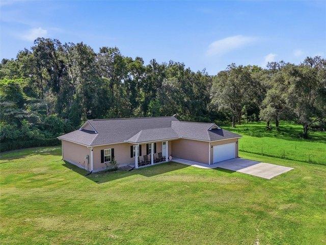 House for sale in Fort White, Florida