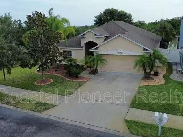 House for rent in Riverview