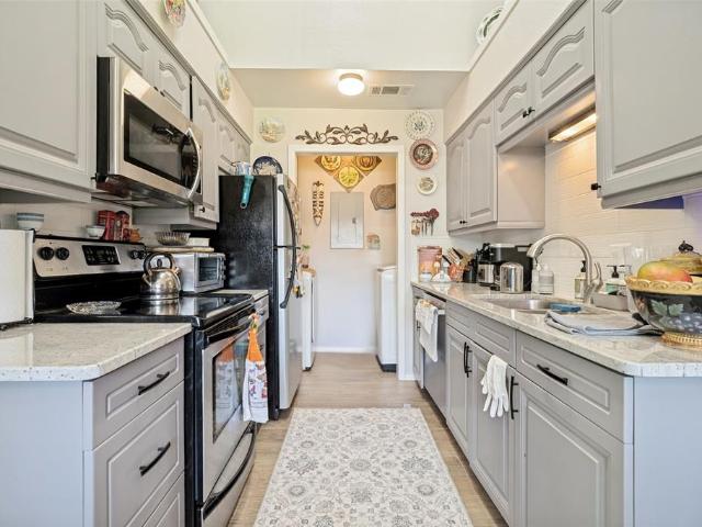 Townhouse for sale in Benbrook, Tarrant County