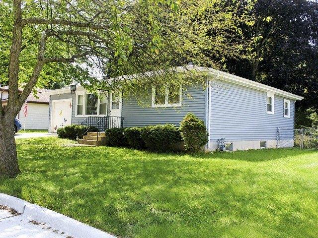 House for sale in Hampshire, Illinois