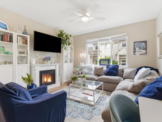 Townhouse for sale in Round Lake, Illinois
