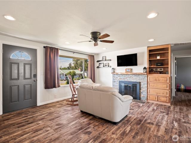 House for sale in Oak Harbor, Washington