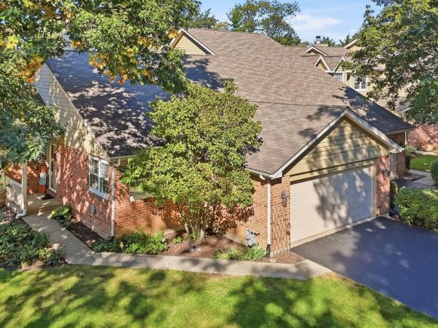 Townhouse for sale in Elgin, Kane County