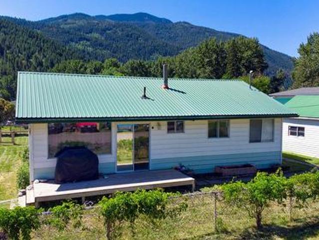 House for sale in Falkland, British Columbia