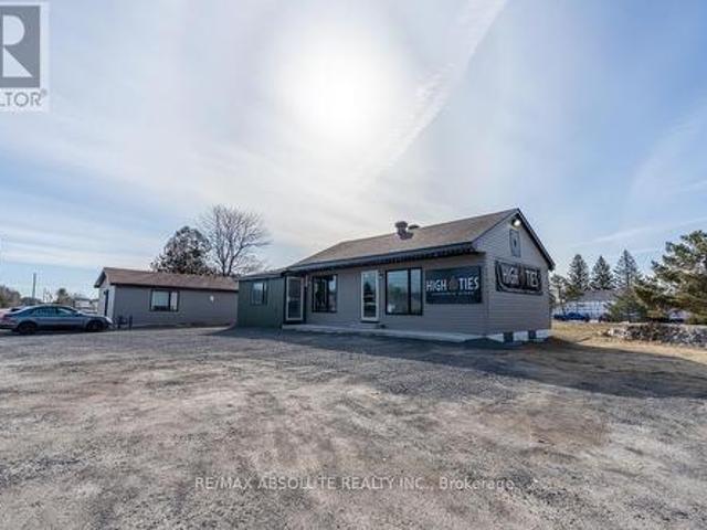 Commercial for sale in Alfred And Plantagenet, Ontario