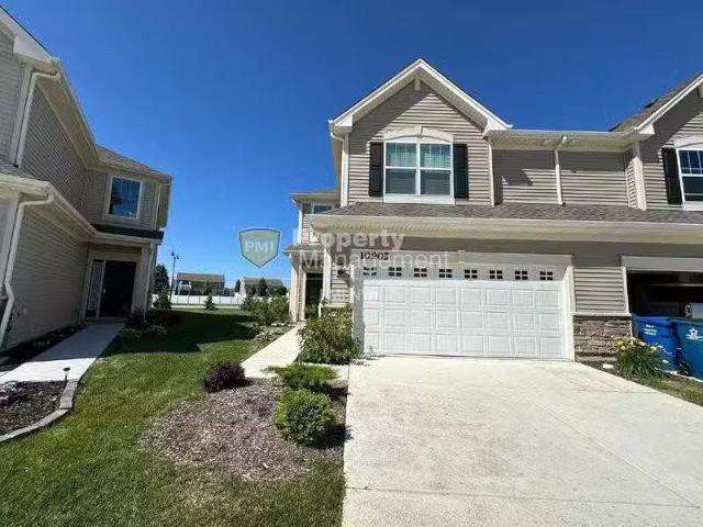 Condo for rent in Crown Point
