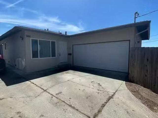 House for rent in Hayward