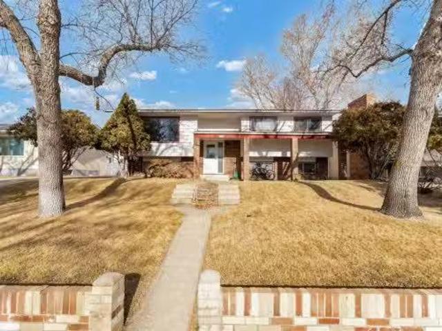 House for sale in Medicine Hat, Alberta