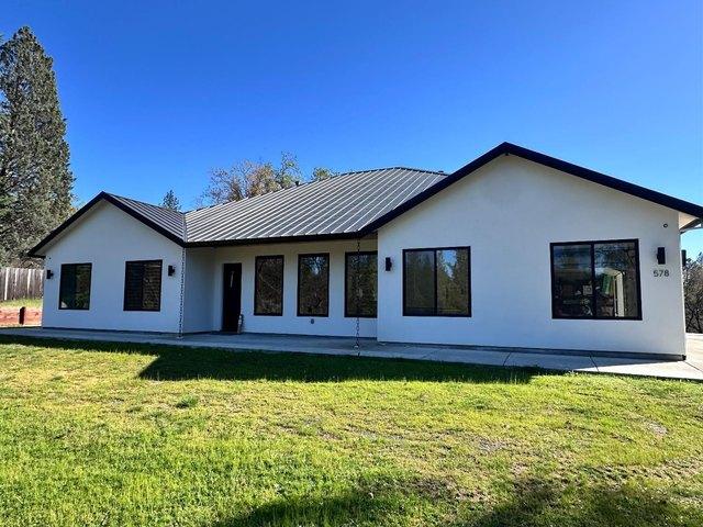 House for sale in Applegate, California