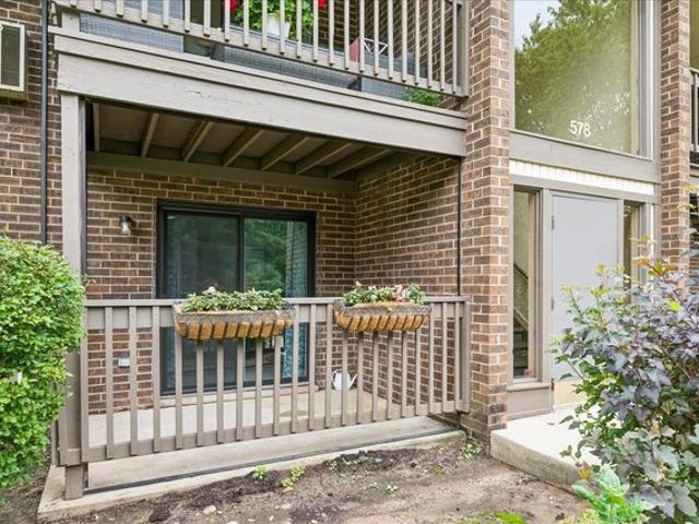 Condo for sale in Mchenry, Illinois