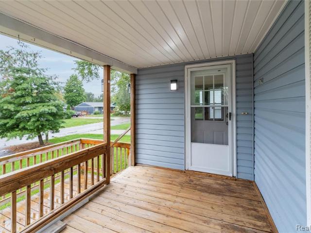 House for sale in Crescent Lake Estates, Waterford Township