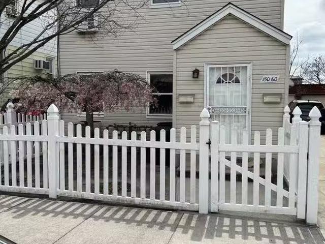 Condo for rent in Bayside