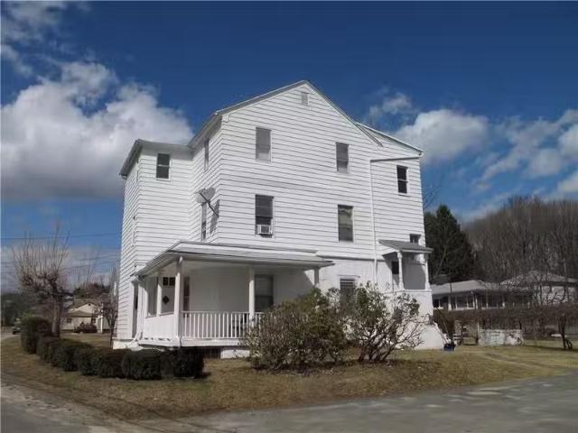 Condo for rent in Southbury