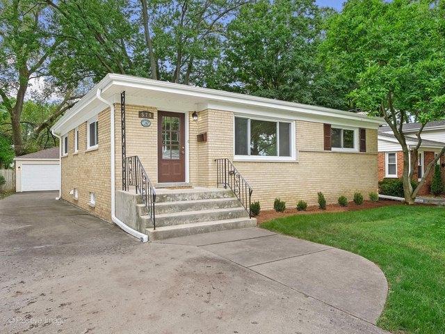 House for sale in Glen Ellyn, Illinois