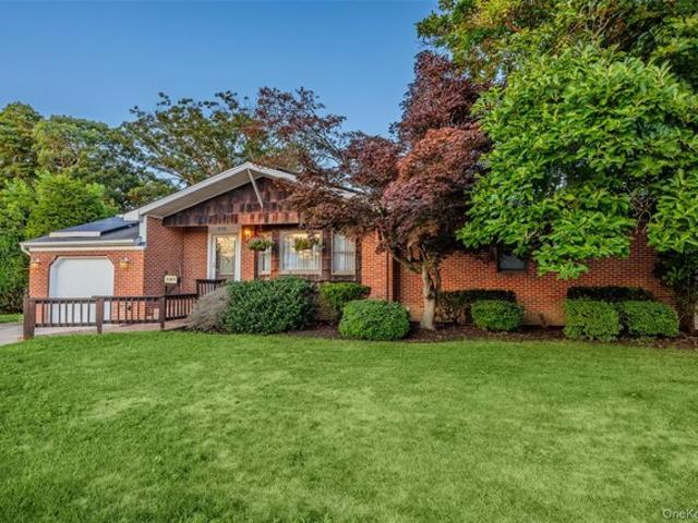 House for sale in Babylon, New York