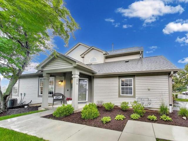 Townhouse for sale in Lindenhurst, Illinois