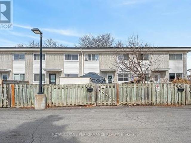 Townhouse for sale in Mulhurst Bay, Ontario