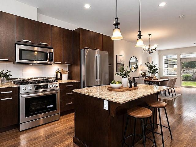 Condo for sale in Abbotsford, British Columbia