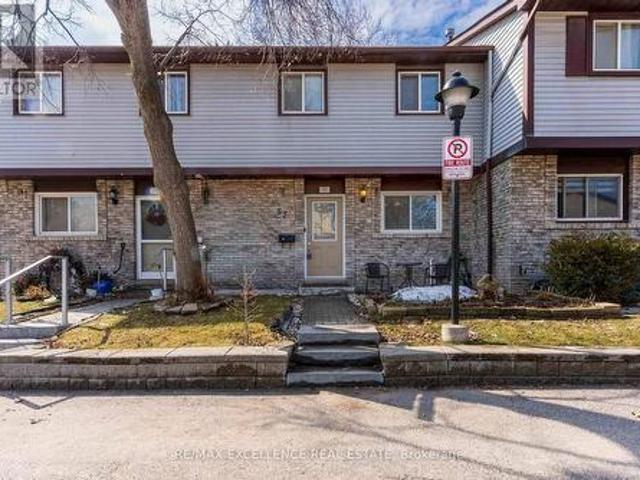 Townhouse for rent in Georgina, Ontario