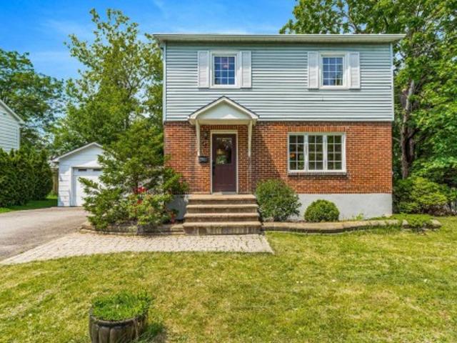 House for sale in Pointe-claire, Quebec