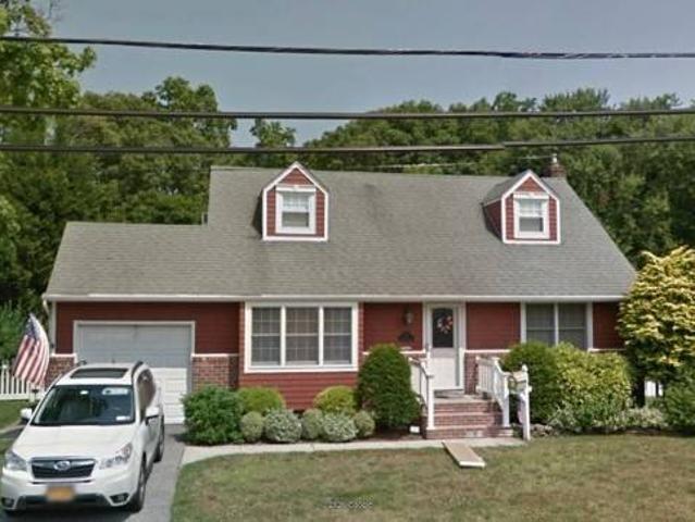 House for sale in Smithtown, New York