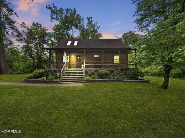 House for sale in Cream Ridge, New Jersey
