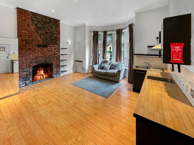 Studio for rent in Pontcanna, Cardiff