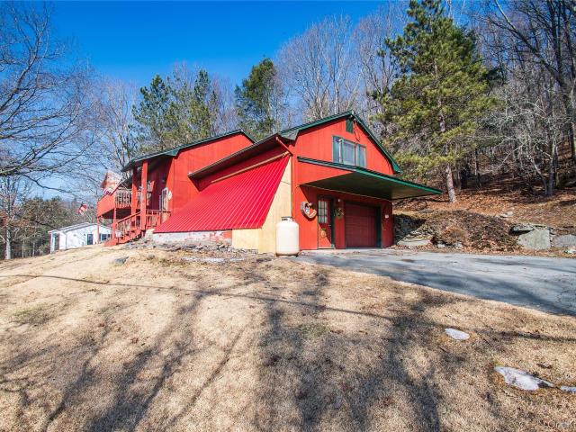 House for sale in Hankins, New York