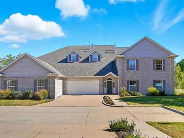 Condo for sale in Iowa City, Iowa