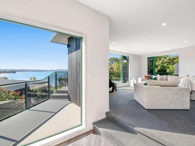 House for sale in Whangaparaoa