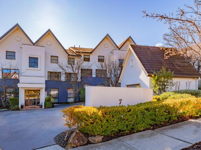 Apartment for rent in Woden, Australian Capital Territory