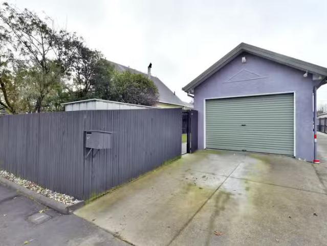 House for sale in Chaslands, Canterbury