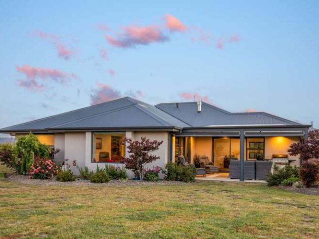 Property for sale in Otakou