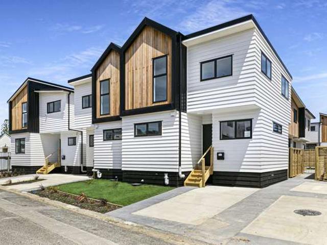 Townhouse for sale in Papakaio, Wellington