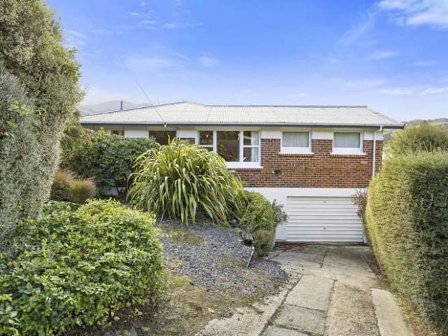 House for sale in Otakou
