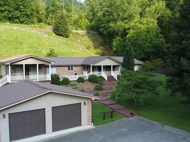 House for sale in Raccoon, Kentucky