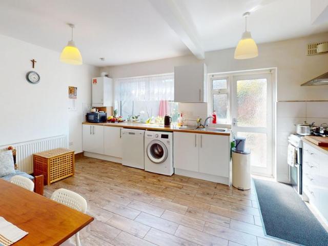 House for rent in Ponders End, Greater London