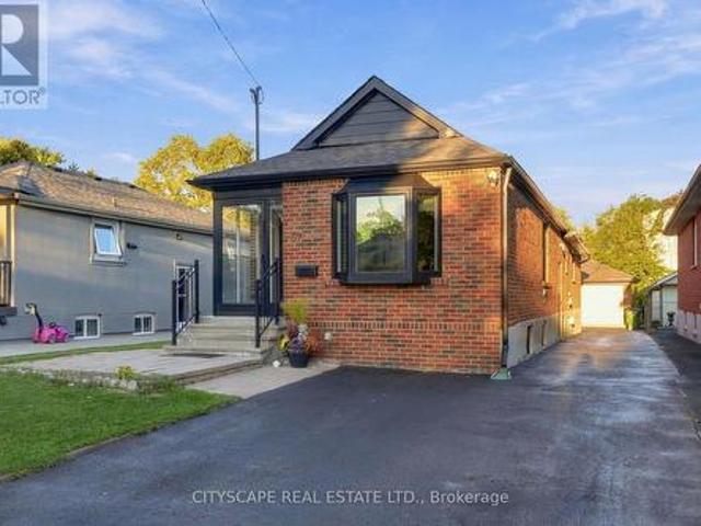 House for sale in Etobicoke—Lakeshore, Toronto