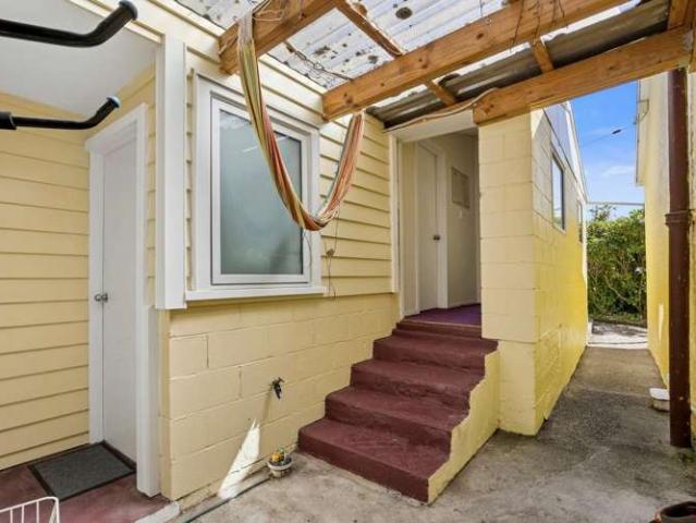 House for sale in Otakou