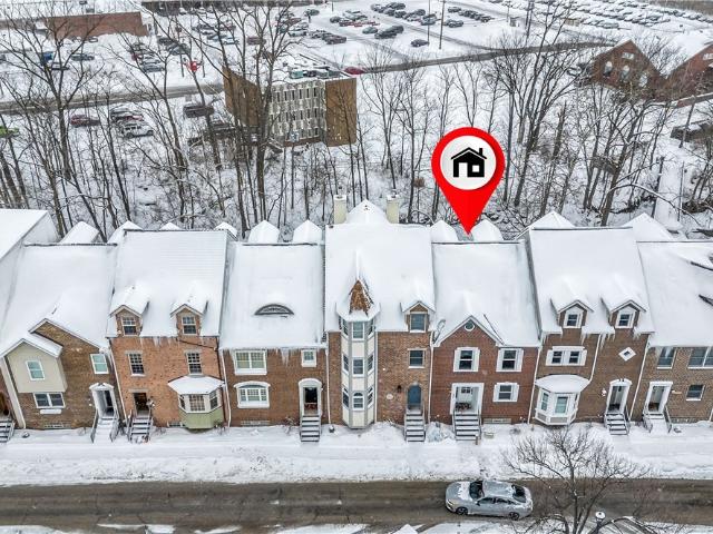Townhouse for sale in Berea, Ohio