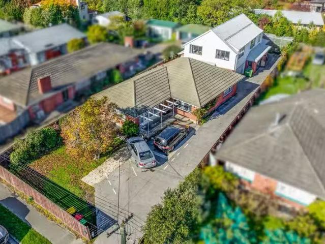 House for sale in Chaslands, Canterbury
