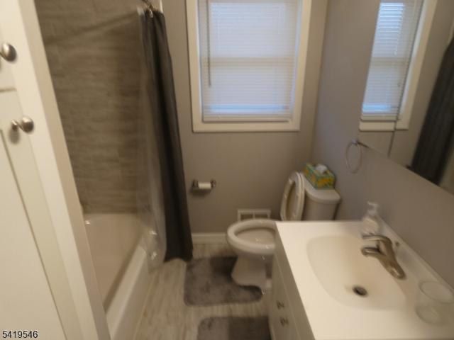 House for sale in Manville, New Jersey