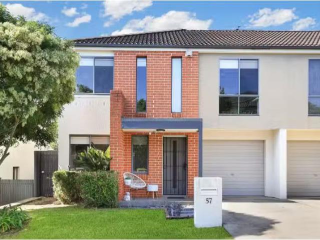 House for rent in Acacia Gardens