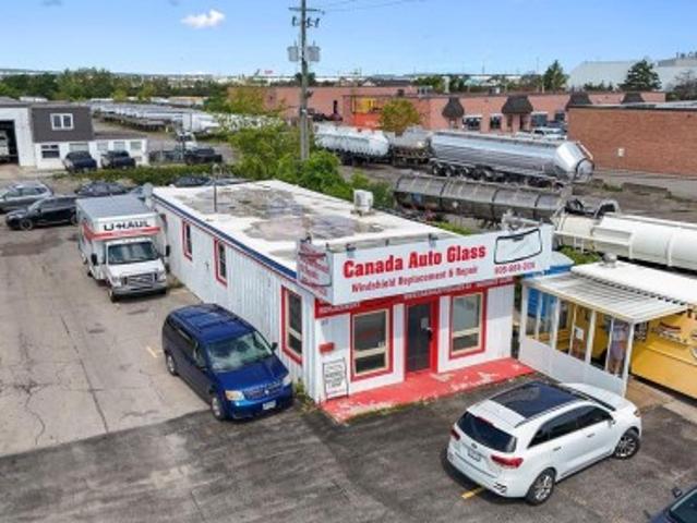 Commercial for rent in Milton, Ontario