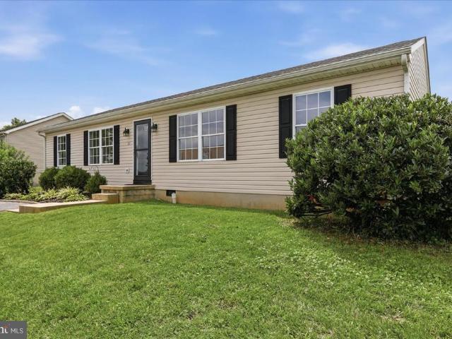 House for sale in Kearneysville, West Virginia