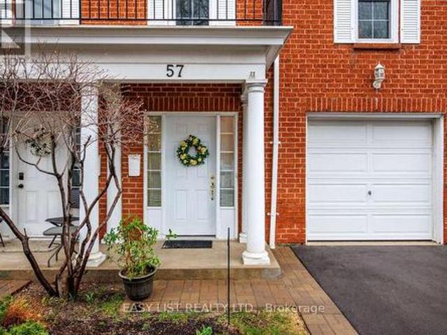Townhouse for sale in Georgina, Ontario