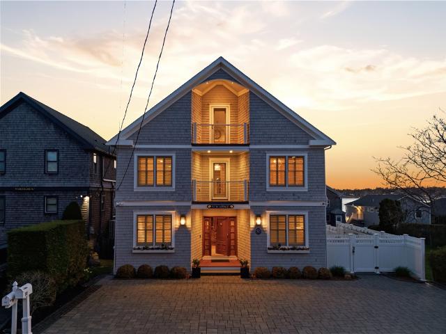 House for sale in Middletown, Rhode Island