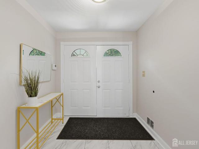 House for sale in Edison, New Jersey