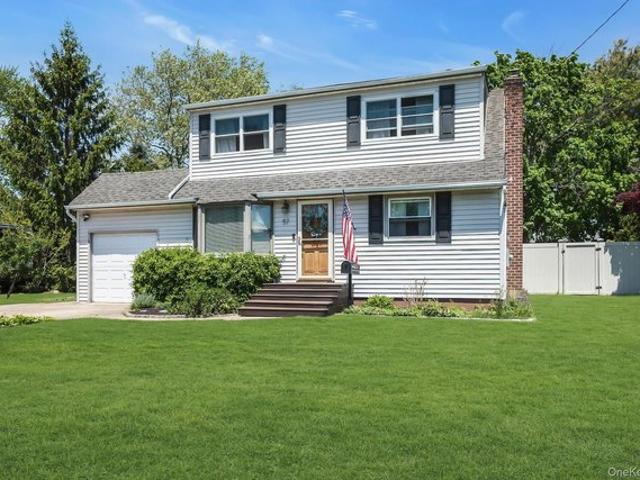 House for sale in Bohemia, New York